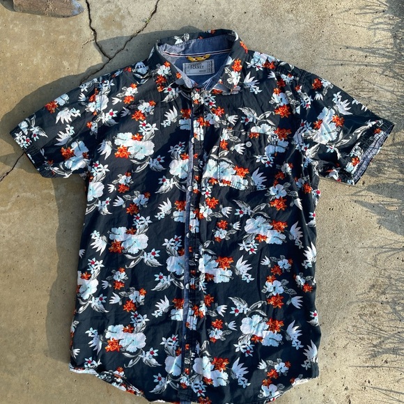 Free Planet Mens Hawaiian shirt size Medium - Picture 1 of 4